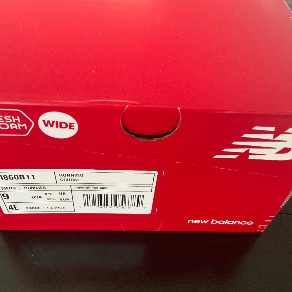 Men’s New Balance M860B11 Size 9 4E